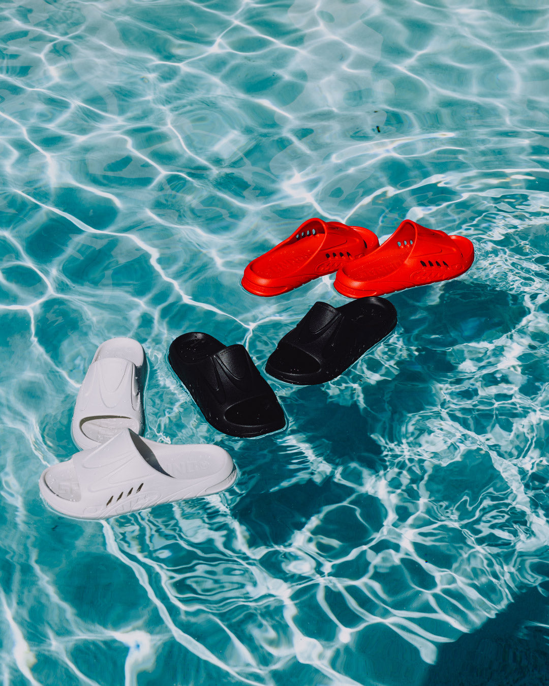 SHARK SLIDE (RED)