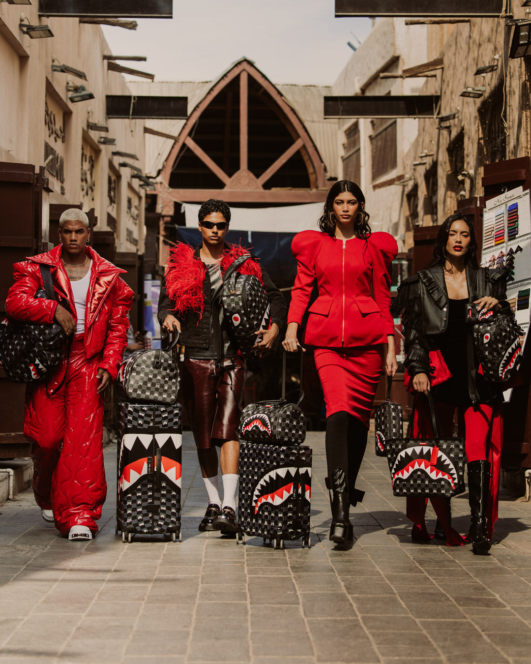 SHARK MOB HIDEOUT FULL-SIZE LUGGAGE